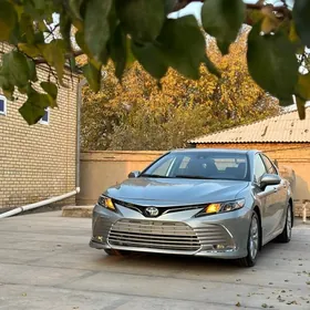 Toyota Camry 2020