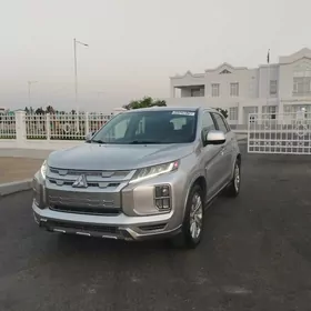 Mitsubishi Outlander Sport 2020