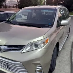 Toyota Sienna 2017