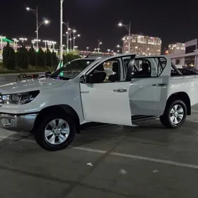 Toyota Hilux 2020