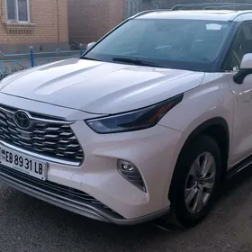 Toyota Highlander 2021