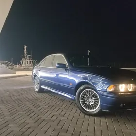 BMW E39 2000