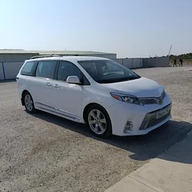 Toyota Sienna 2020