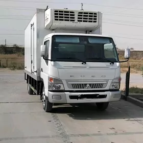 Mitsubishi Canter 2025
