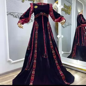 Gyzyl kesdeli köynek