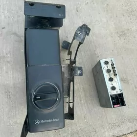 CD ЧЕЙНДЖЕР  НА MERCEDES