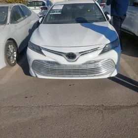 Toyota Camry 2020