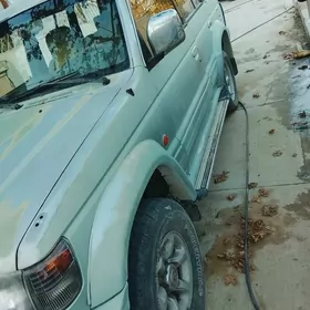 Mitsubishi Pajero 1996