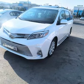 Toyota Sienna 2010