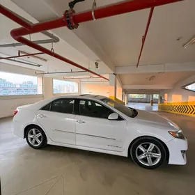 Toyota Camry 2012