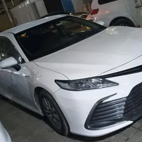 Toyota Camry Hybrid 2021