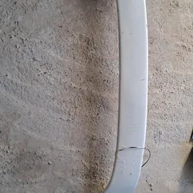 taýota awalon spoler Banan