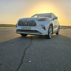 Toyota Highlander 2022