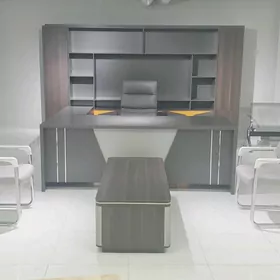 Drektrsky ofisni komplekt