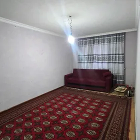 Бай базар 1нжи этаж 1комнат