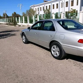 Toyota Camry 2000