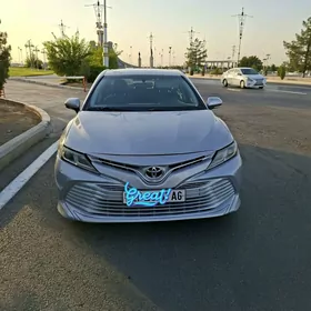 Toyota Camry 2019