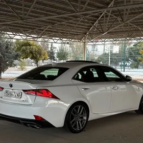Lexus IS 2018