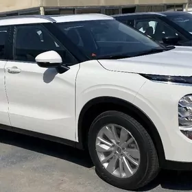 Mitsubishi Outlander 2025