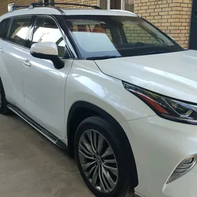 Toyota Highlander 2020