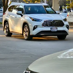 Toyota Highlander 2022