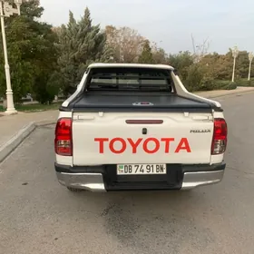 Toyota Hilux 2017