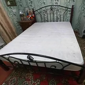 Кровать 2х1,5мт.