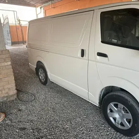 Toyota Hiace 2014