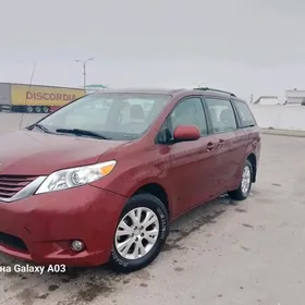 Toyota Sienna 2010