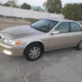 Toyota Camry 2000