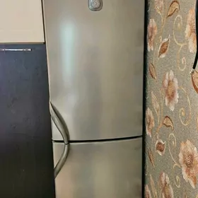 Холодильник LG