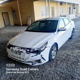 Hyundai Elantra 2021