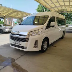 Toyota Hiace 2019