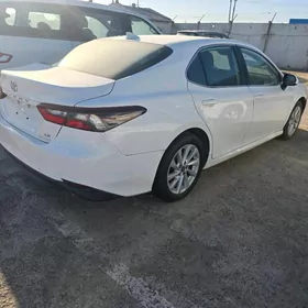 Toyota Camry 2022