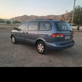 Toyota Sienna 2002