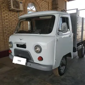 UAZ Profi 1986