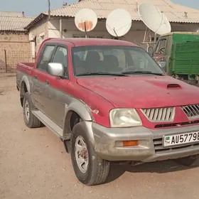Mitsubishi L200 2006