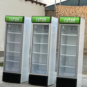 witrina holodilnik Artel halad
