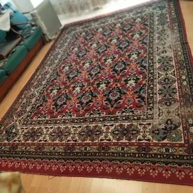 Палас б/у, размер 340 х 240 см.