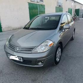 Nissan Versa 2011
