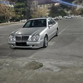 Mercedes-Benz E320 2001