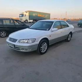 Toyota Camry 2001