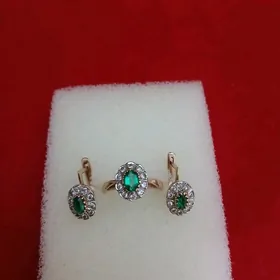 Yerewan Gadymy gyzyl komplekt