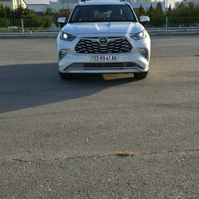 Toyota Highlander 2021