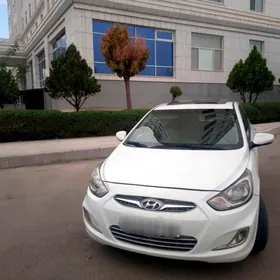 Hyundai Accent 2012