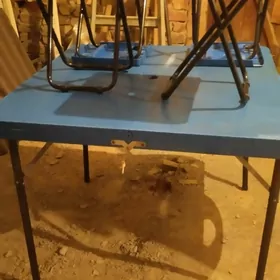 стол чемодан