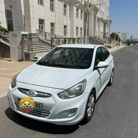 Hyundai Accent 2012