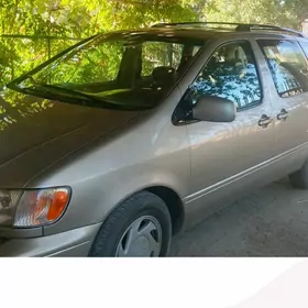 Toyota Sienna 2000