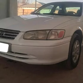 Toyota Camry 2000