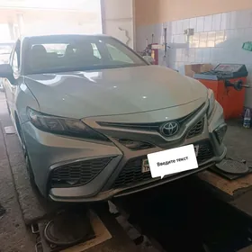 Toyota Camry 2021